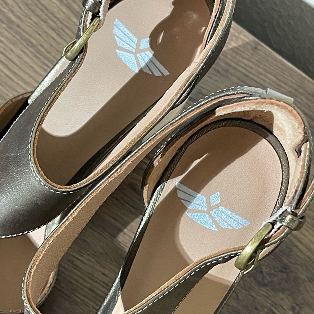 Sold  - Picture 4 of 5